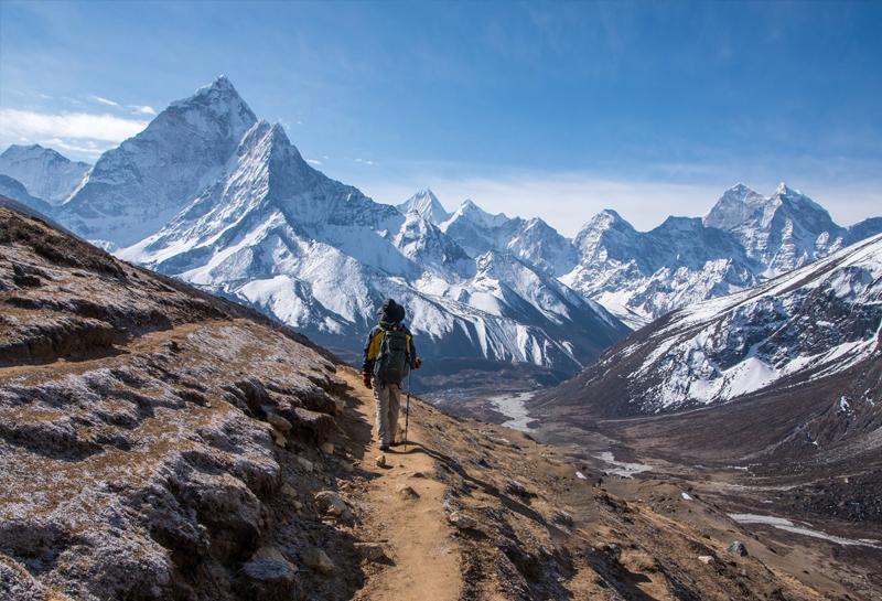 trekking everest