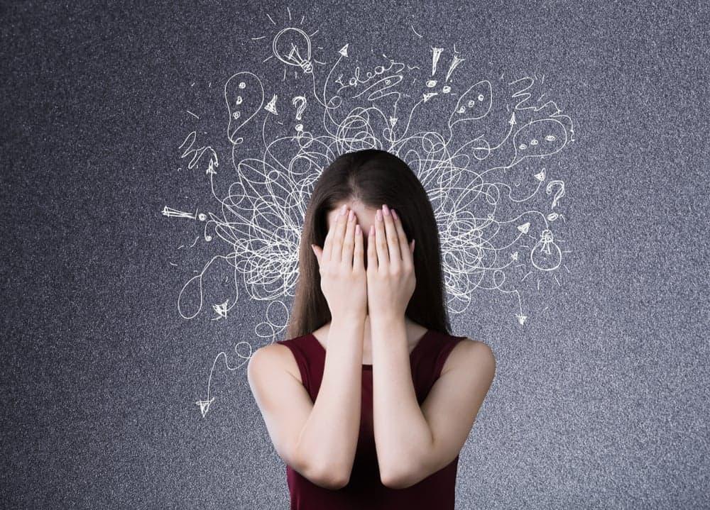 Overthinking là gì? 8 cách giúp bạn ngừng suy nghĩ quá mức